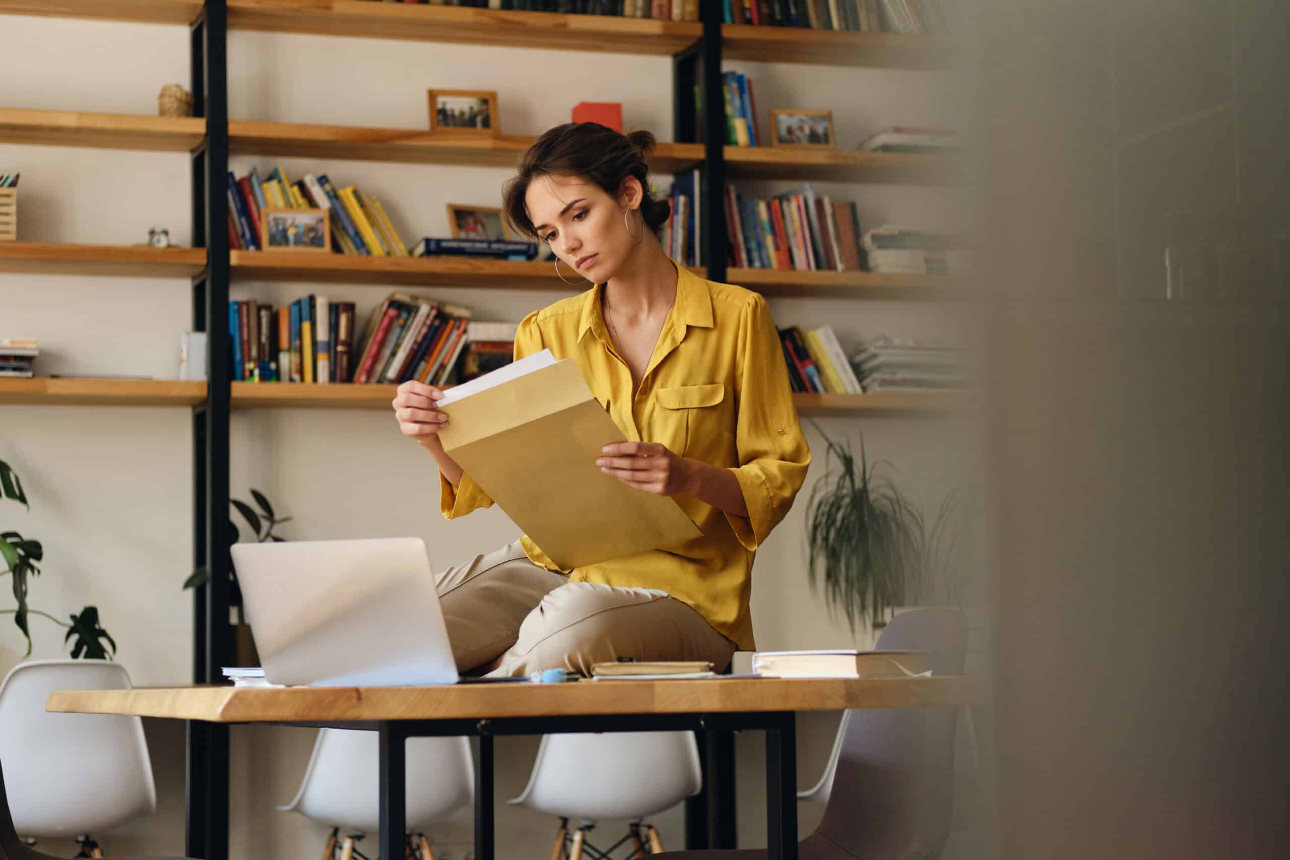 Bureaux assis-debout : améliorez votre posture et productivité !