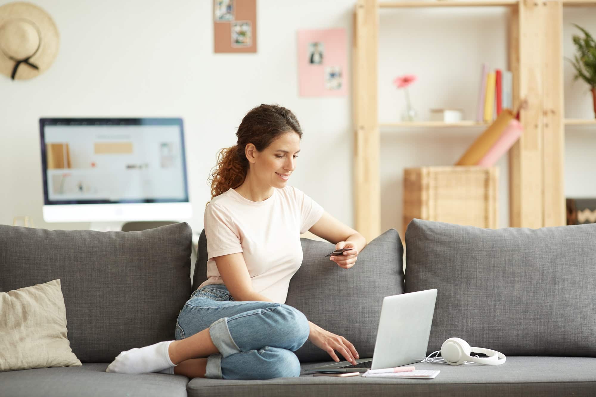 Reduce Shopify costs: tips for saving on the e-commerce platform (79 characters)