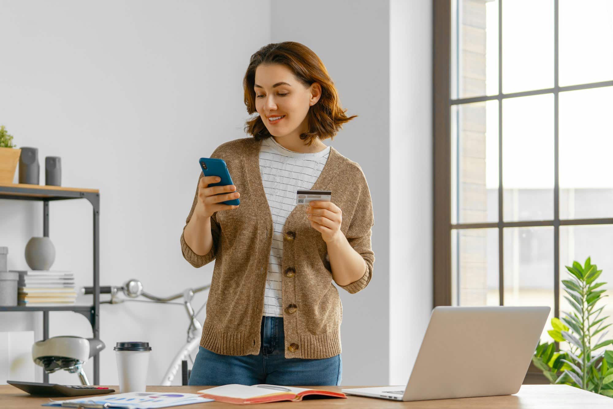 Révolutionnez votre entreprise grâce au commerce en ligne simplifié : découvrez les incroyables bénéfices !